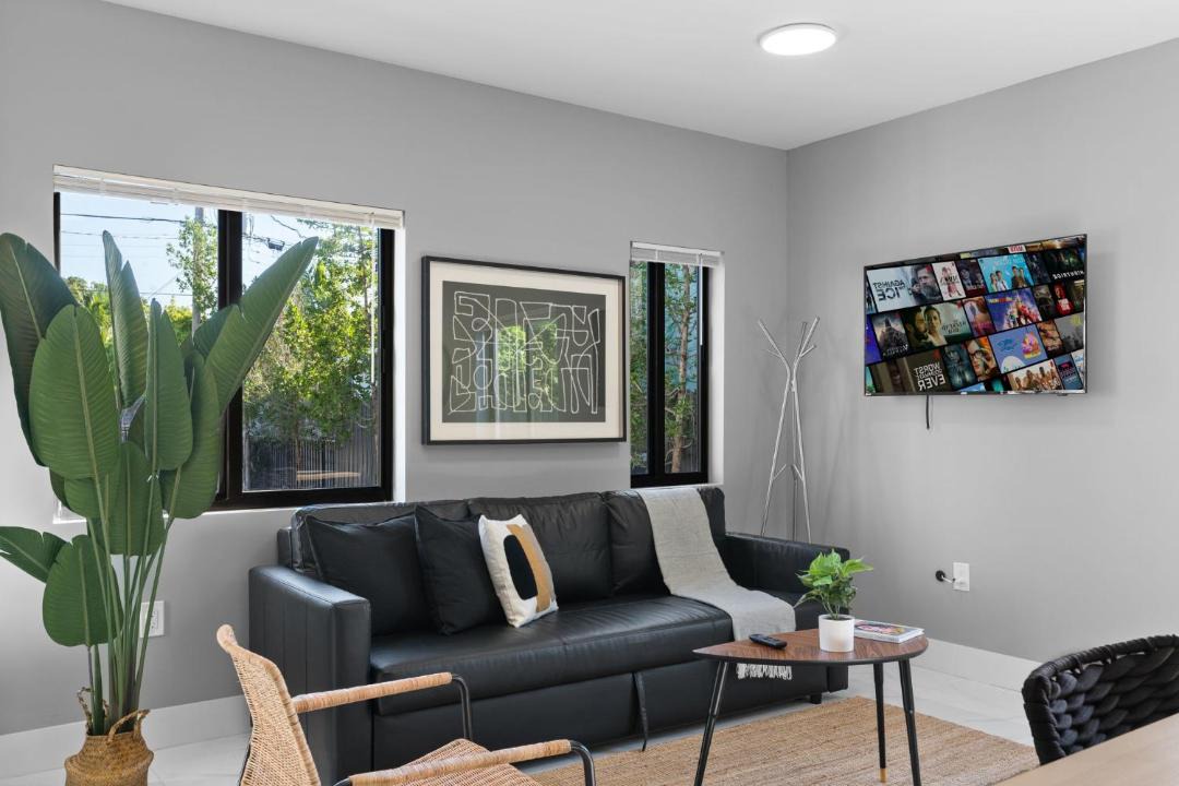 Photo of Livingroom in Allapattah