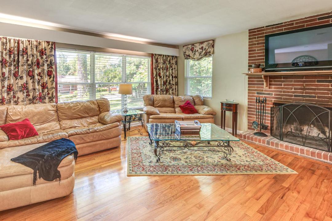 Photo of Livingroom in Tallahassee