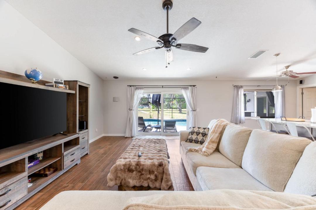 Photo of Livingroom in Wesley Chapel South