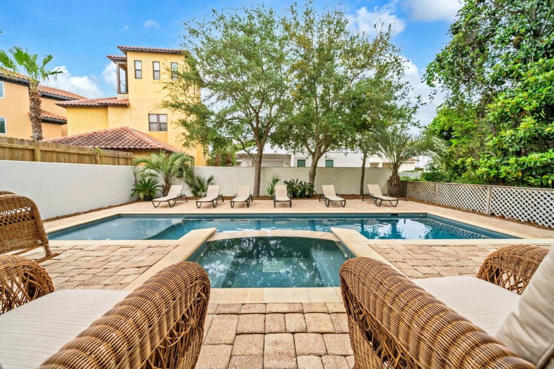 Photo of Patio Balcony in Miramar Beach