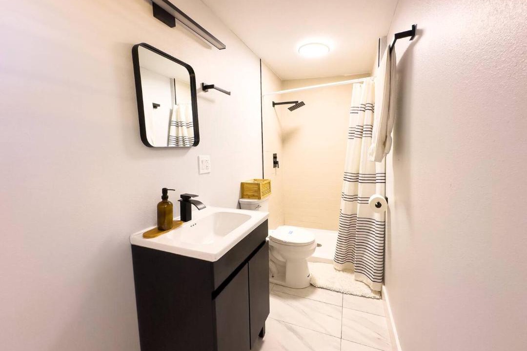 Photo of Bathroom in Egypt Lake-Leto