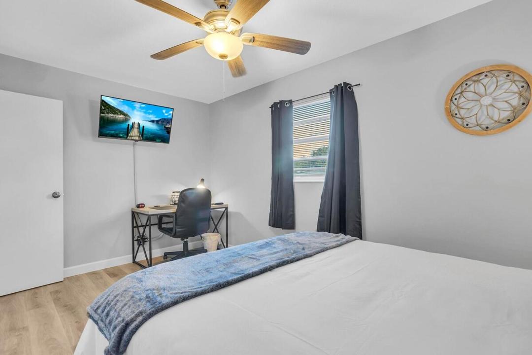 Photo of Bedroom in Sandalwood