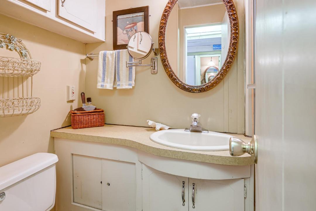 Photo of Bathroom in San Carlos Park