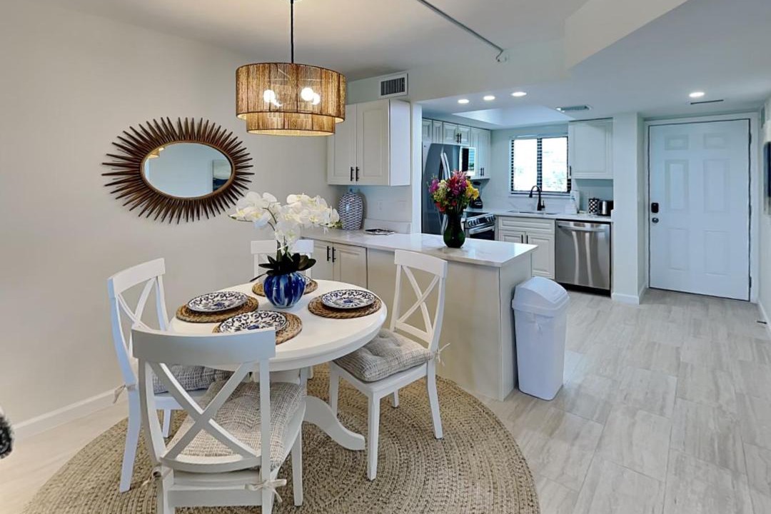 Photo of Kitchen in Mid Island