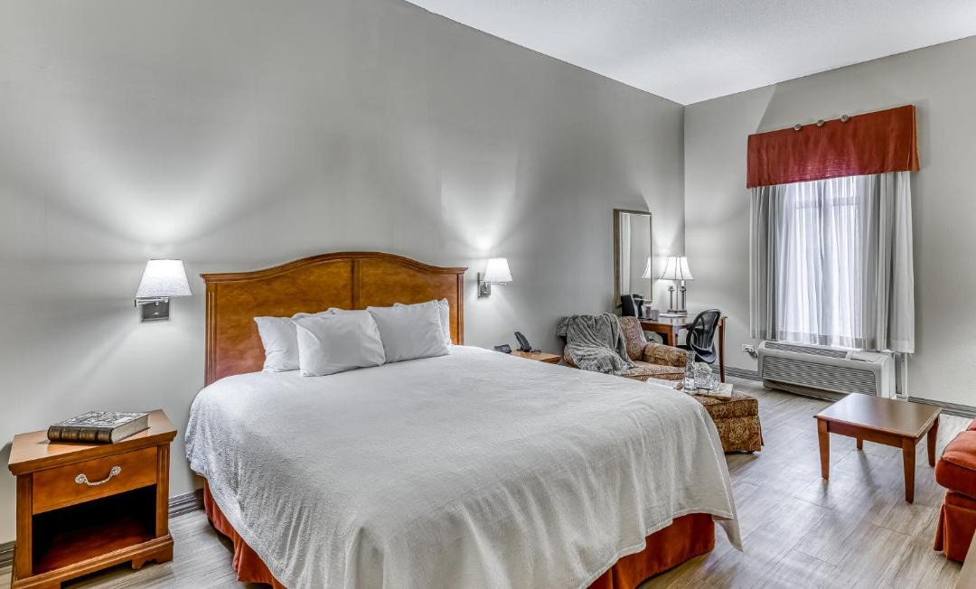 Photo of Bedroom in Tuscumbia