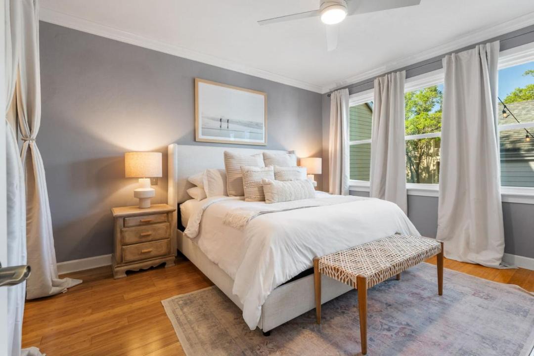 Photo of Bedroom in Haile Plantation