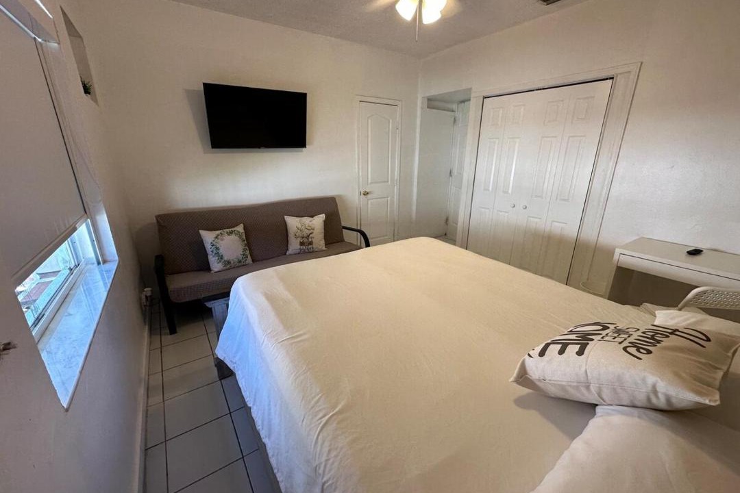 Photo of Bedroom in Allapattah