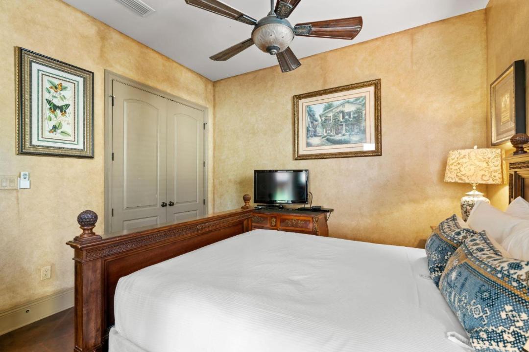 Photo of Bedroom in St. Tropez