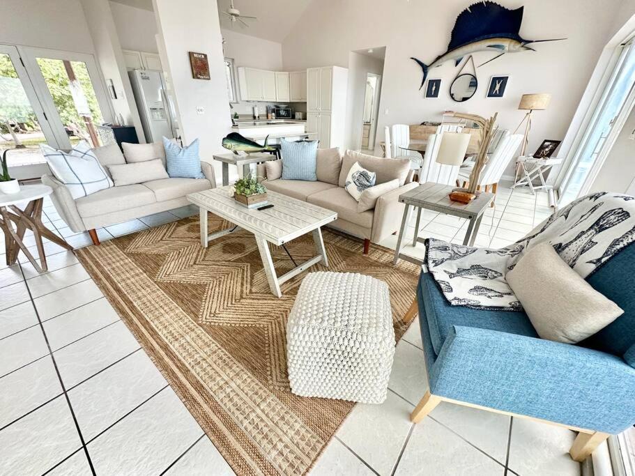 Photo of Livingroom in Sugarloaf Key