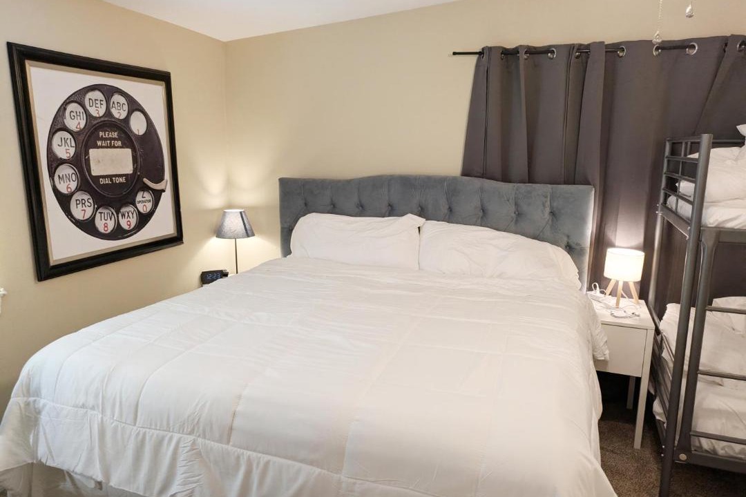 Photo of Bedroom in Cypress Gardens