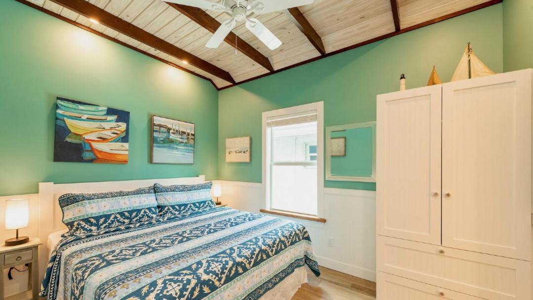 Photo of Bedroom in Midtown