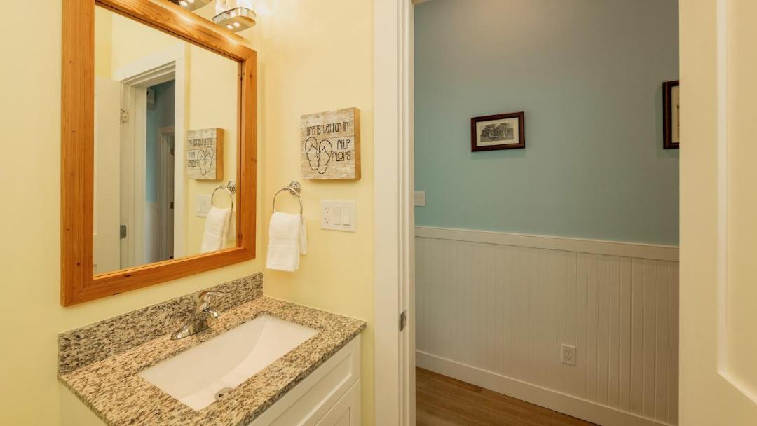 Photo of Bathroom in Midtown