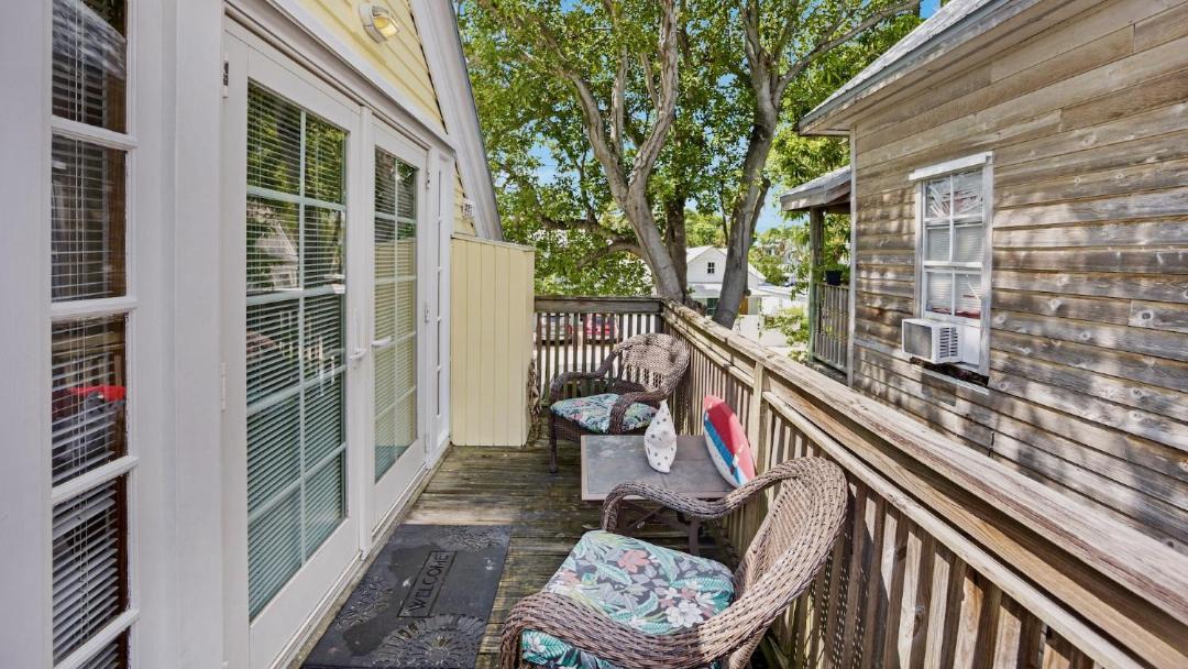 Photo of Patio Balcony in Uptown - Upper Duval
