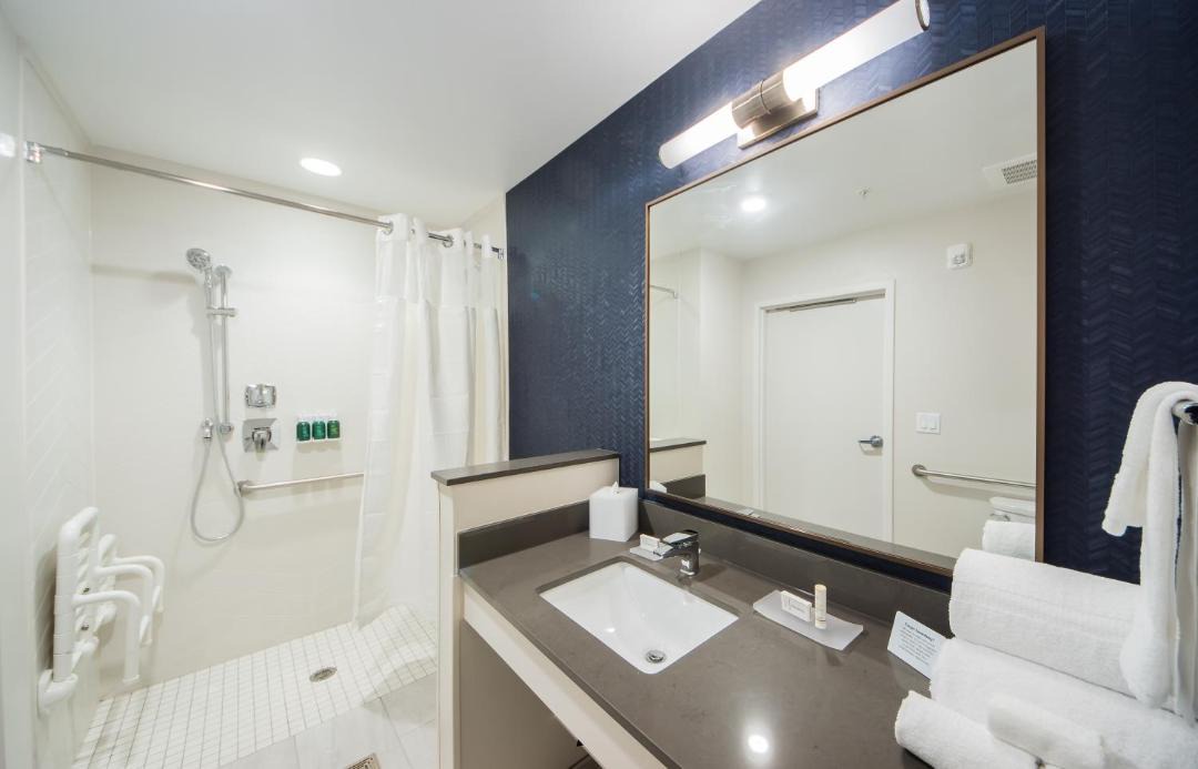 Photo of Bathroom in Tropic