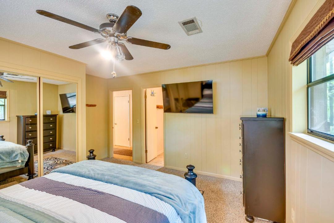 Photo of Bedroom in Alexander City