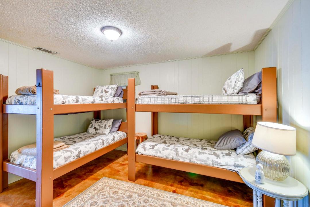 Photo of Bedroom in Alexander City