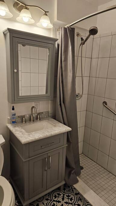 Photo of Bathroom in Allapattah