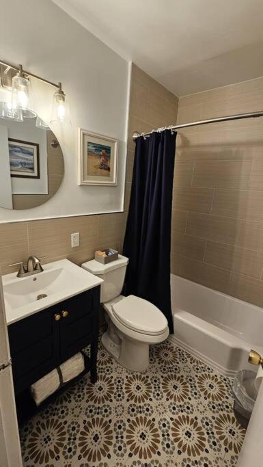 Photo of Bathroom in Allapattah