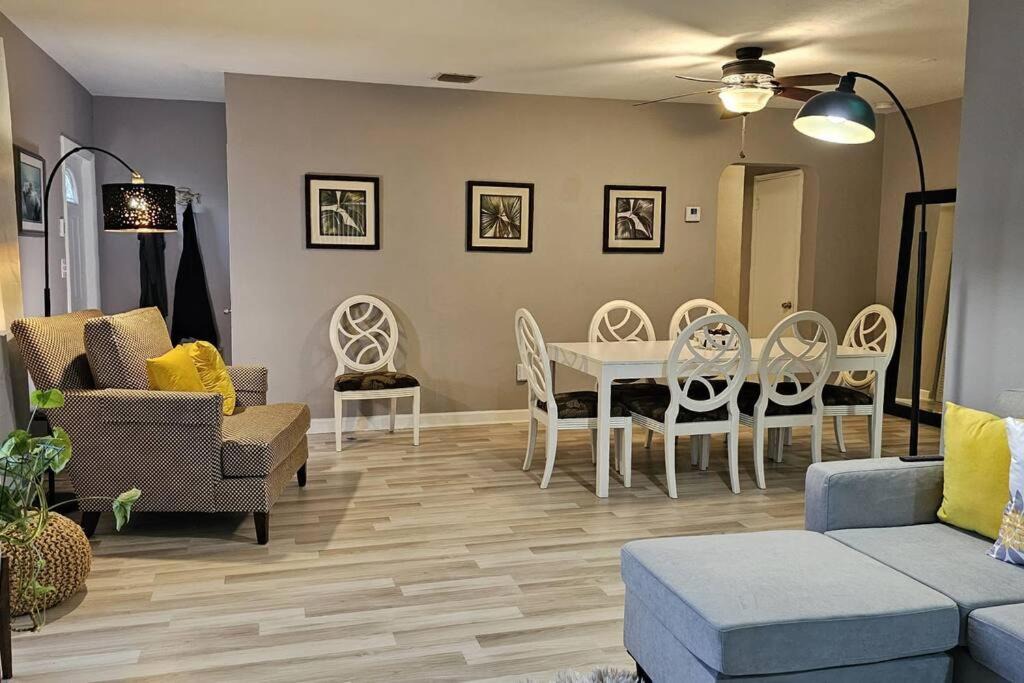 Photo of Livingroom in Allapattah