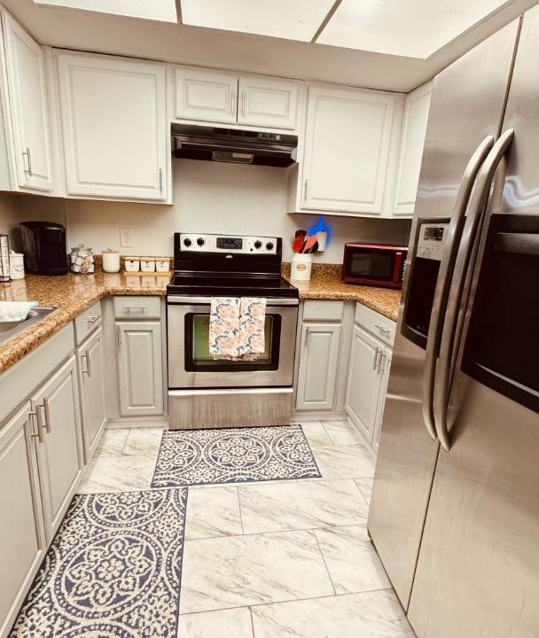 Photo of Kitchen in Sandalwood