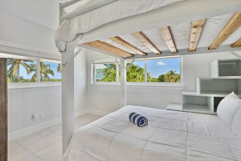 Photo of Bedroom in Sugarloaf Key