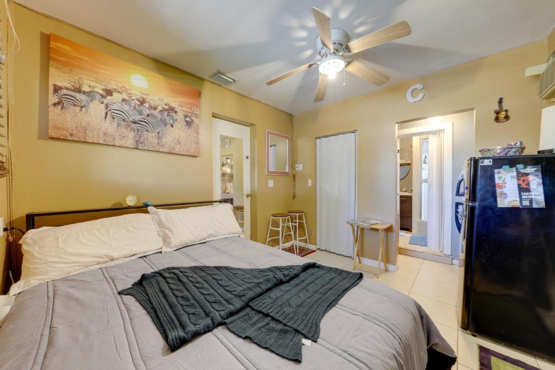Photo of Bedroom in North Lauderdale