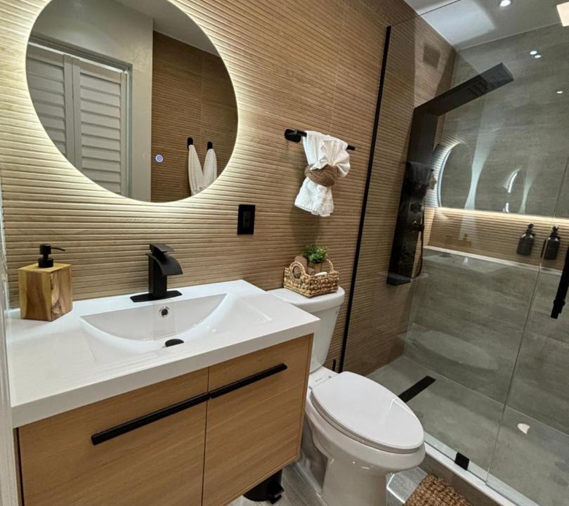 Photo of Bathroom in San Carlos Park