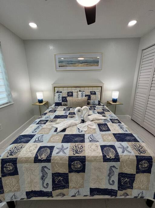 Photo of Bedroom in San Carlos Park