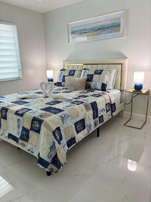 Photo of Bedroom in San Carlos Park