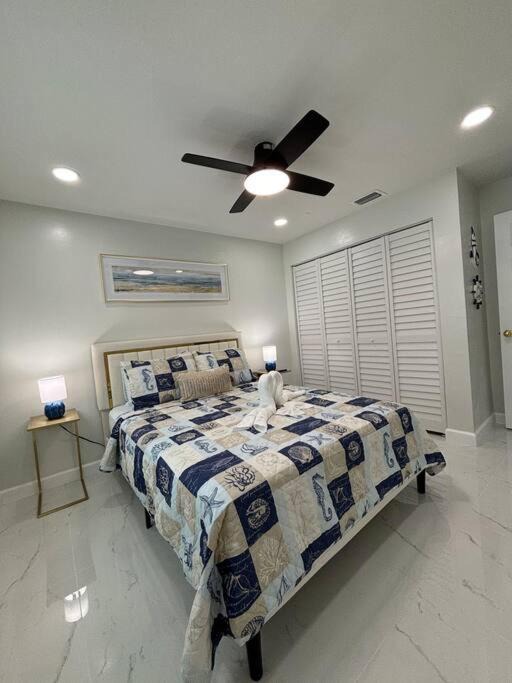 Photo of Bedroom in San Carlos Park
