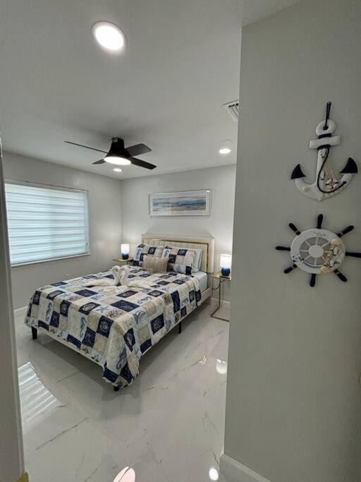Photo of Bedroom in San Carlos Park