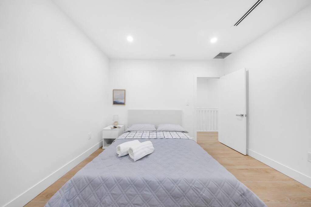 Photo of Bedroom in Allapattah