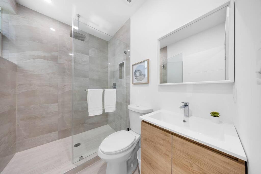 Photo of Bathroom in Allapattah