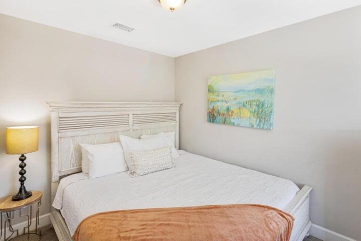 Photo of Bedroom in Miramar Beach