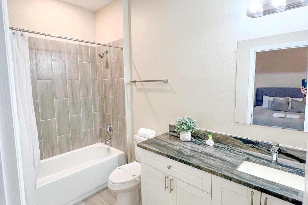 Photo of Bathroom in Bridgewater Crossing