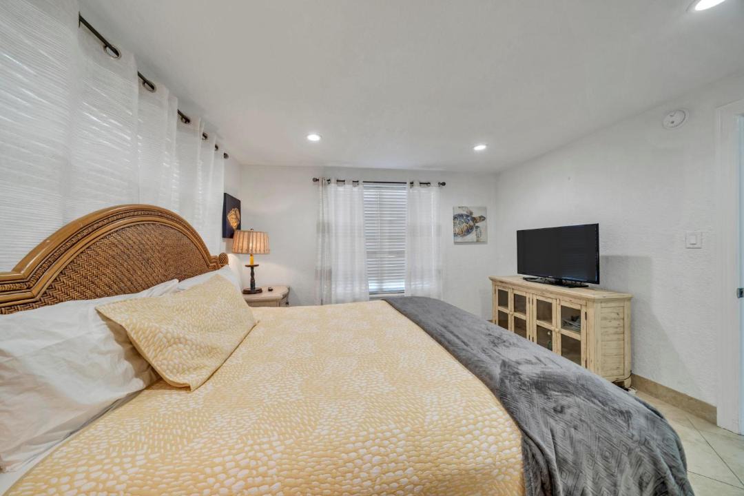 Photo of Bedroom in Miramar Beach