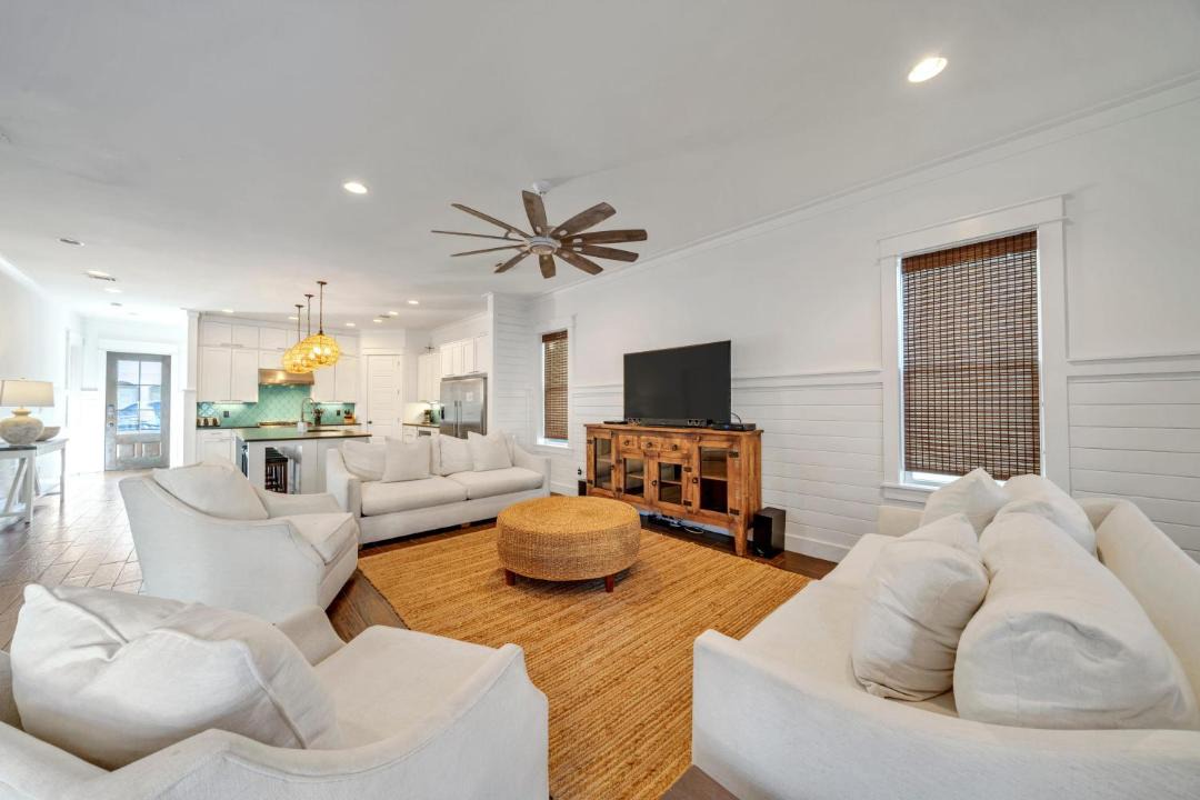 Photo of Livingroom in Frangista Beach