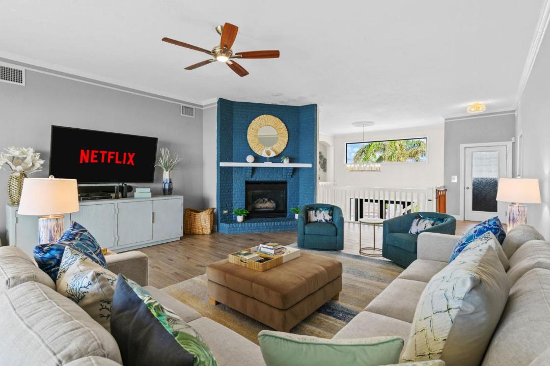 Photo of Livingroom in Bayshore Gardens