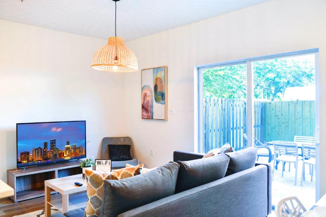 Photo of Livingroom in Golden Glades