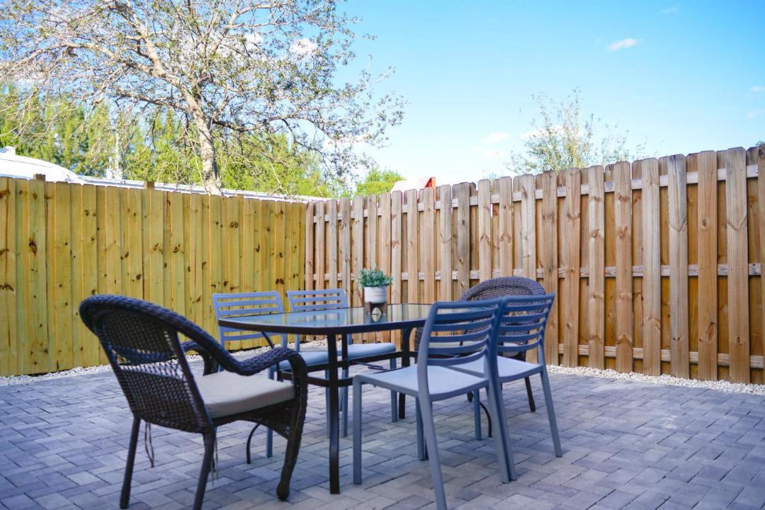 Photo of Patio Balcony in Golden Glades