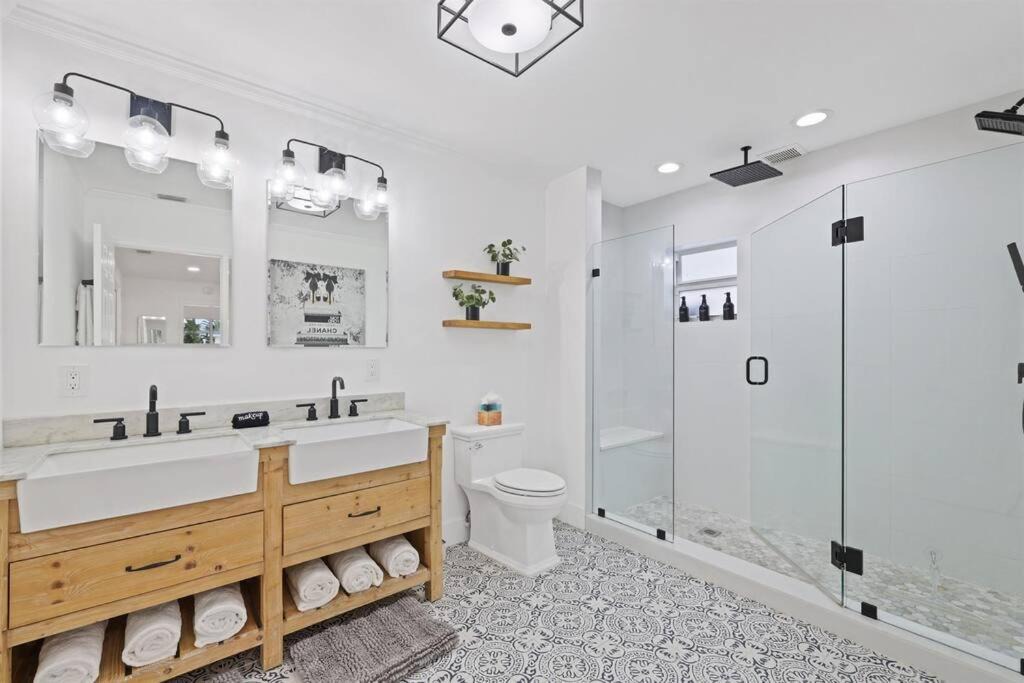 Photo of Bathroom in Tropic Palms