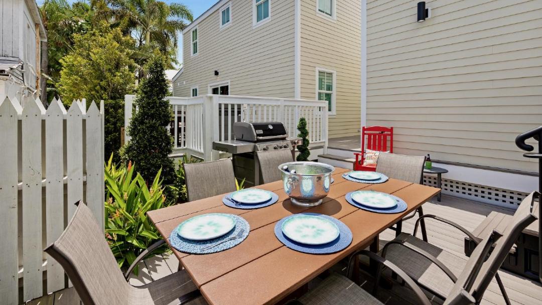 Photo of Patio Balcony in Uptown - Upper Duval