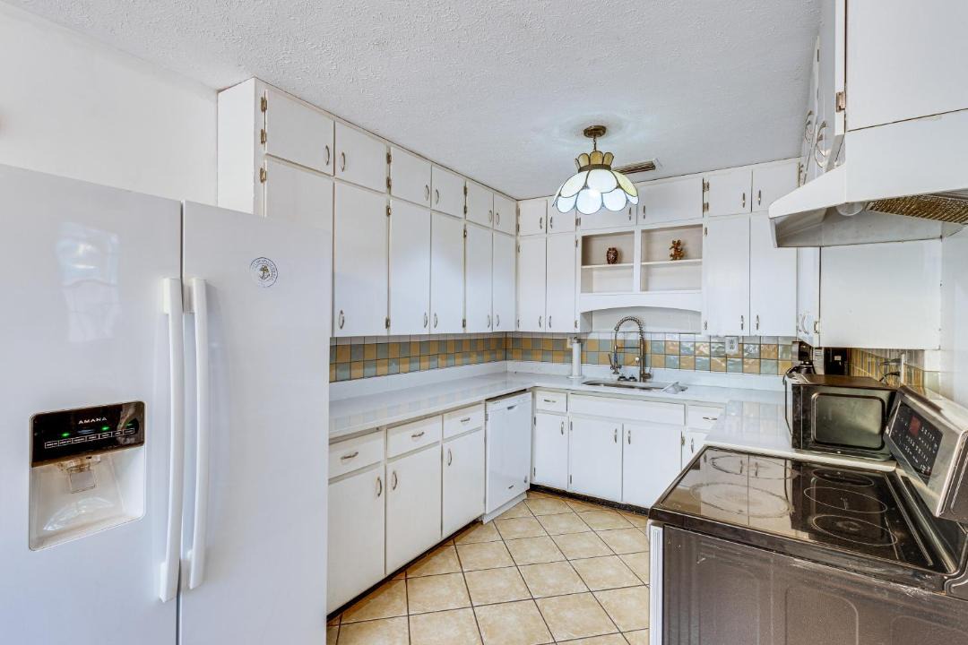 Photo of Kitchen in Carrabelle