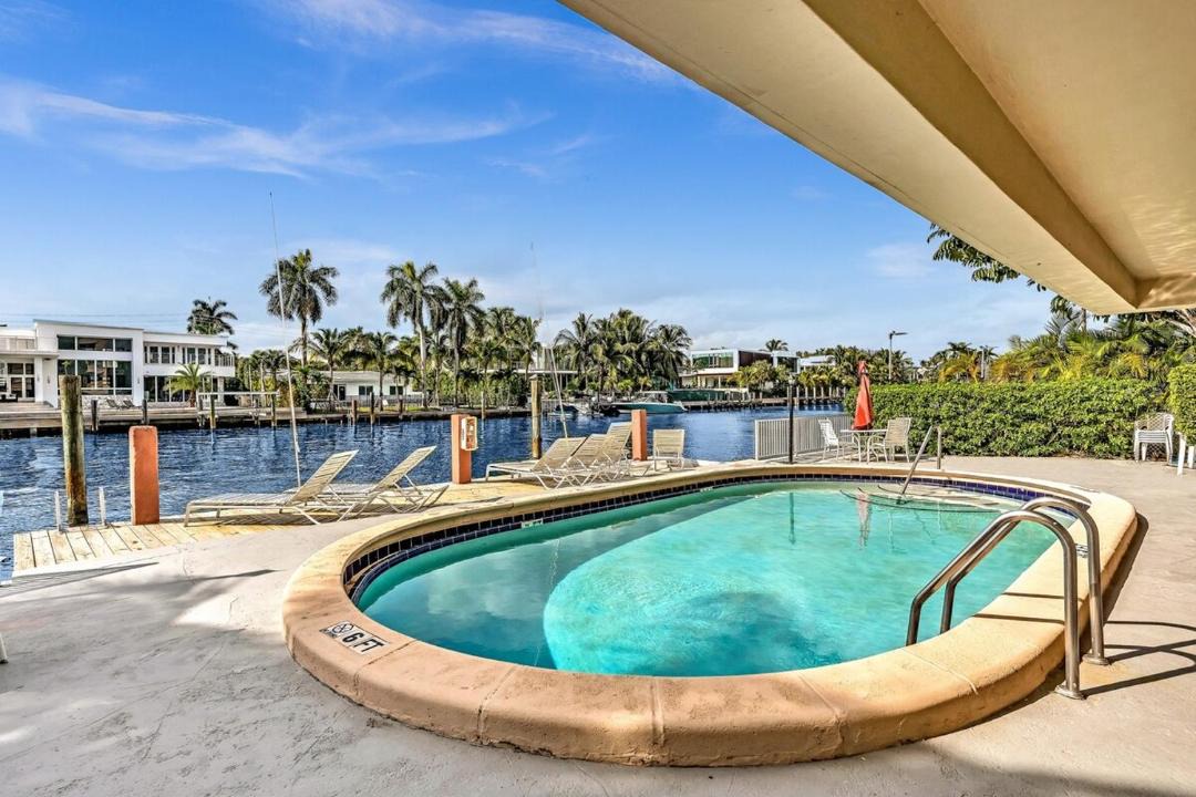 Photo of Patio Balcony in Bay Harbor Islands