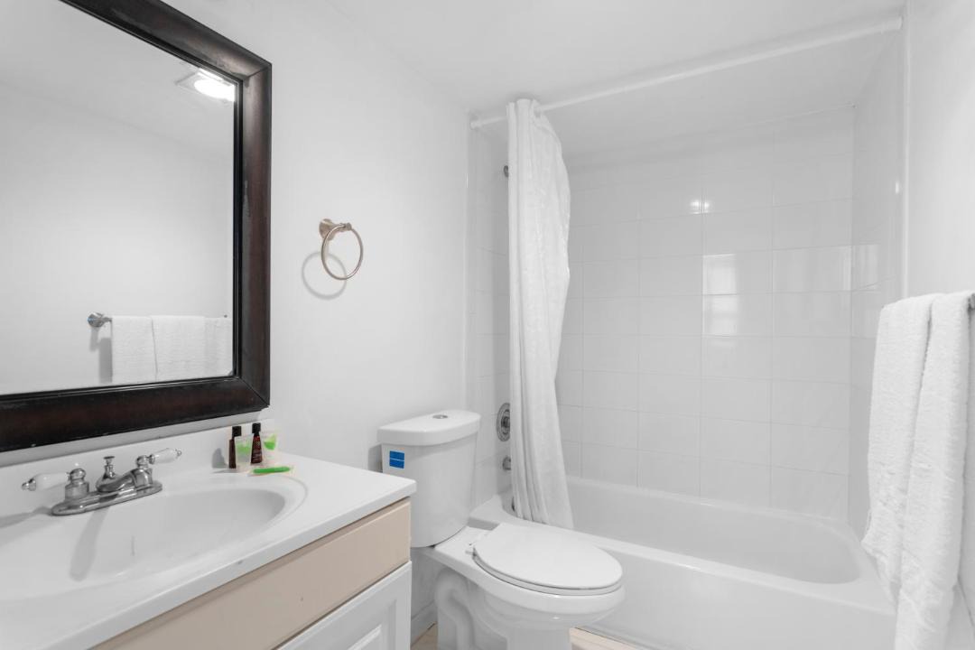 Photo of Bathroom in Bay Harbor Islands
