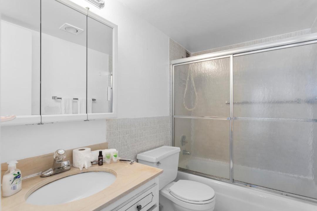 Photo of Bathroom in Bay Harbor Islands