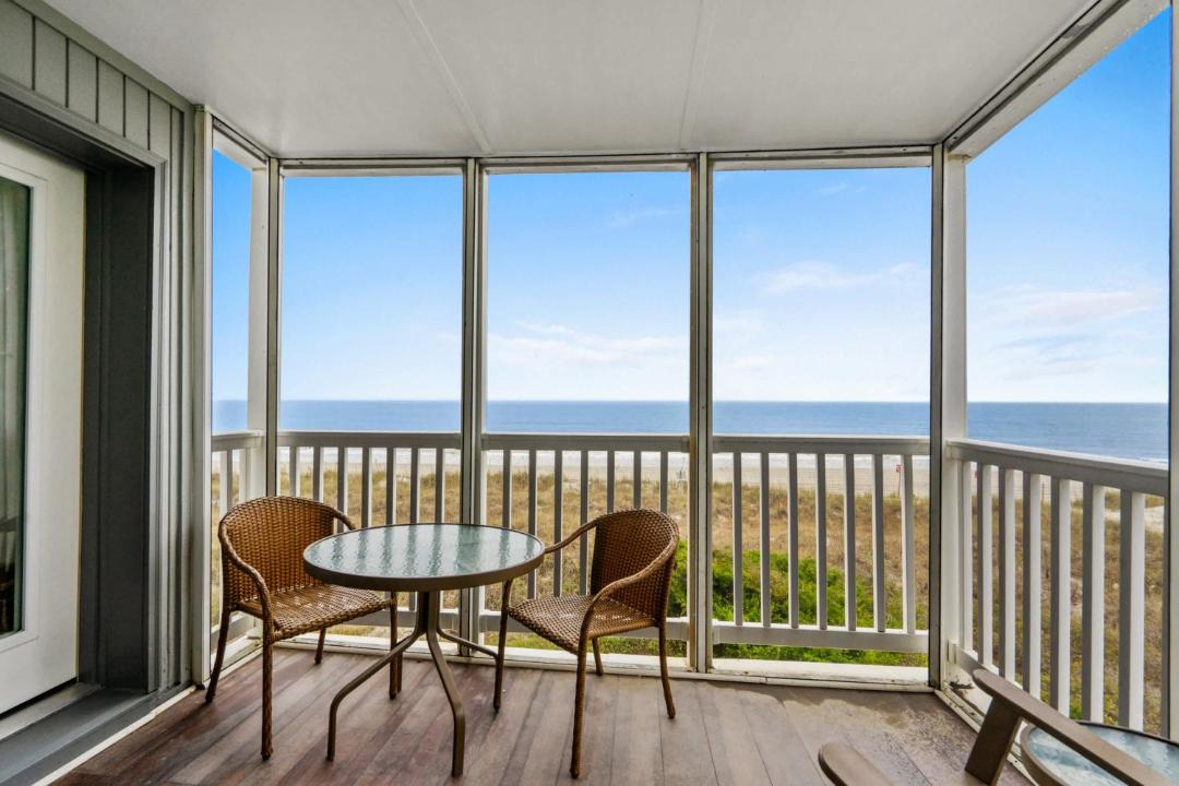 Photo of Patio Balcony in Crescent Beach