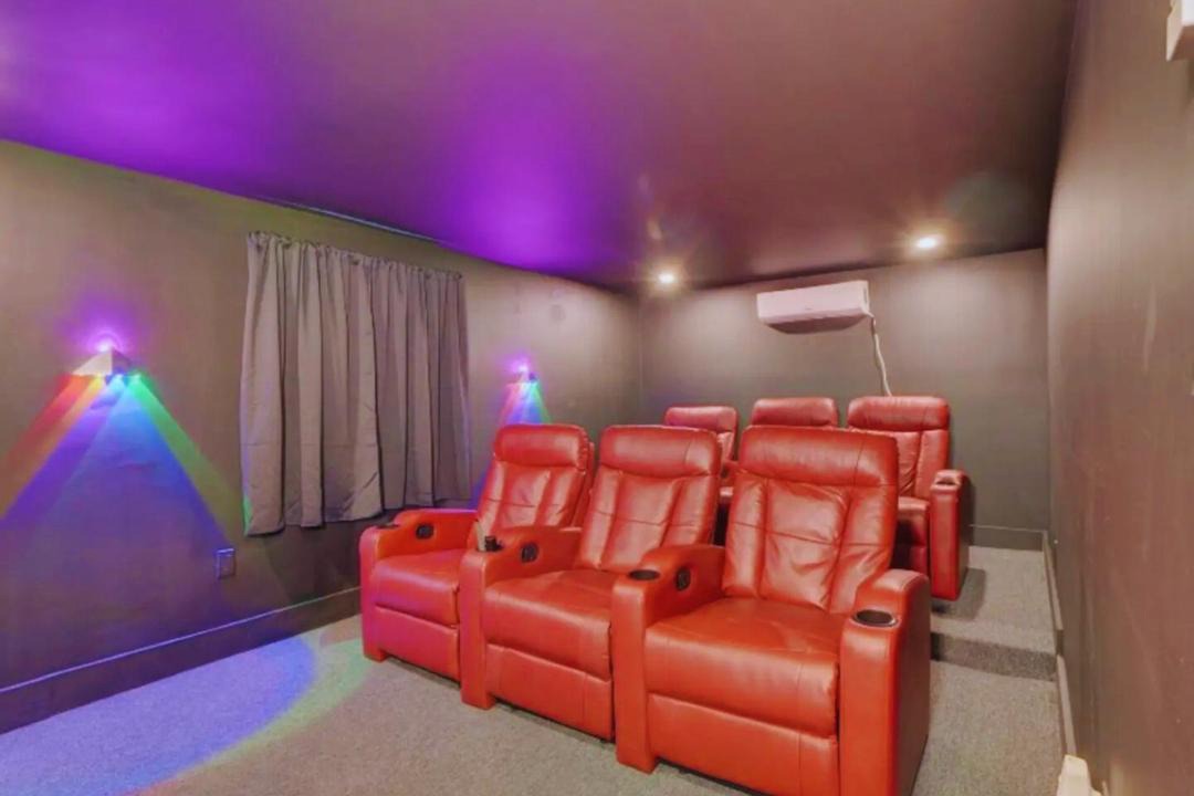 Photo of Livingroom in Ives Estates