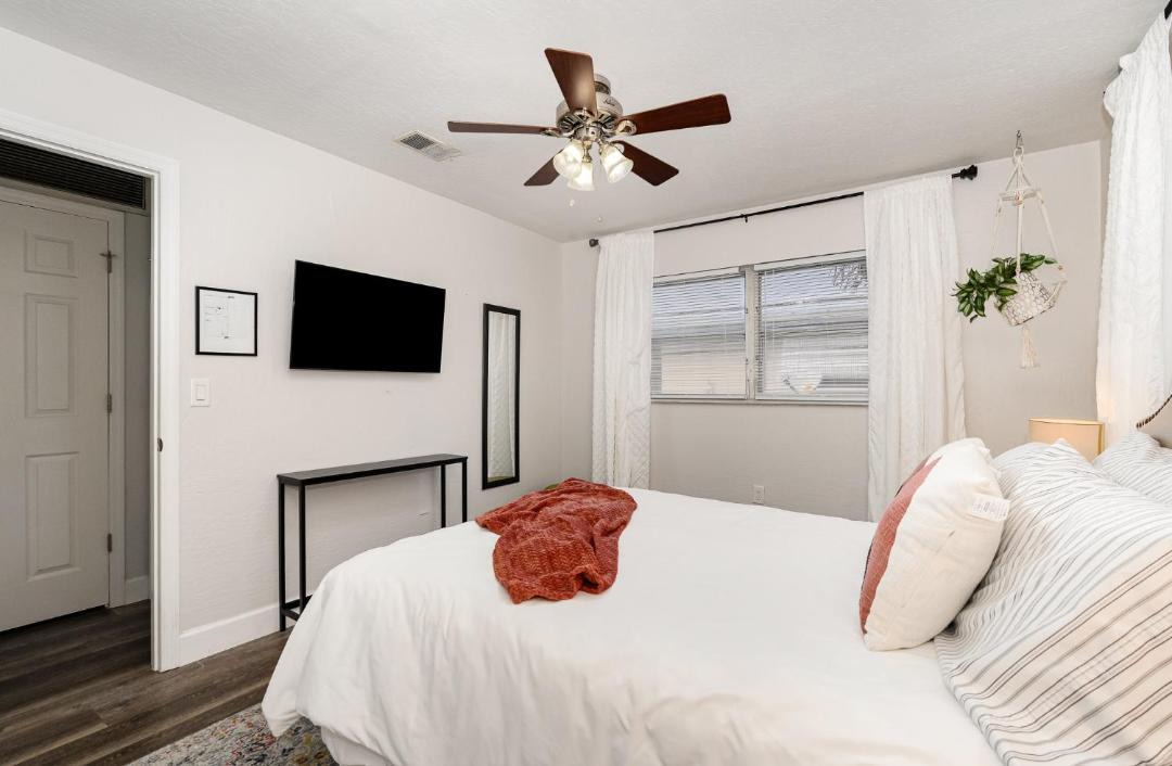 Photo of Bedroom in Indian Harbour Beach