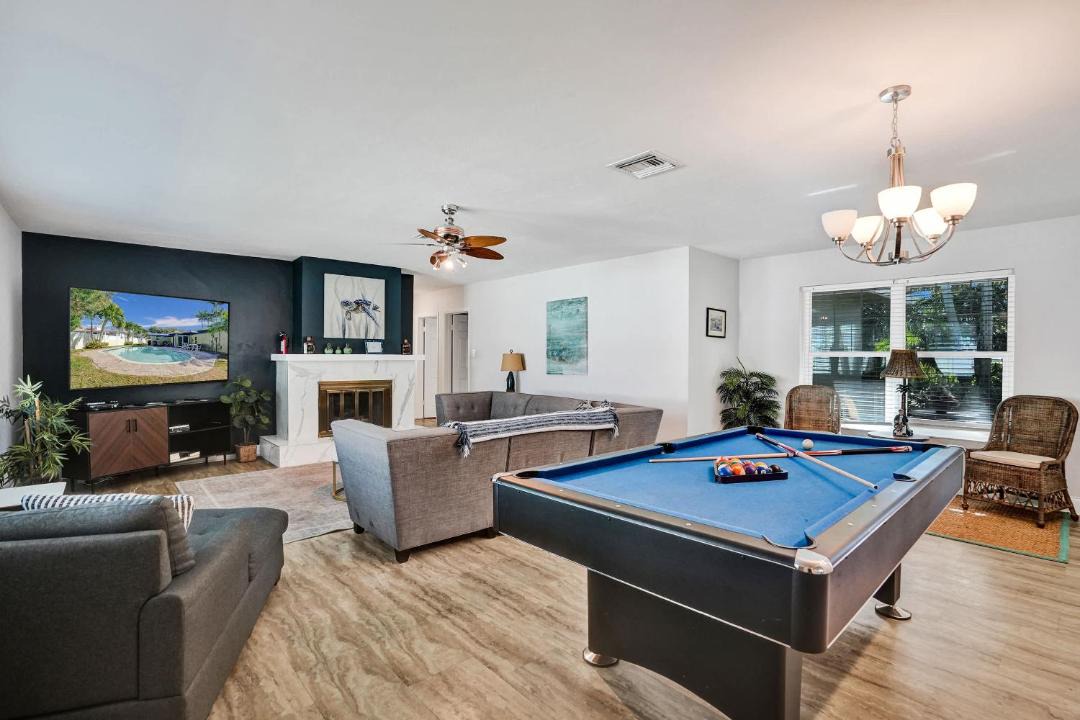 Photo of Livingroom in Santa Barbara Estates